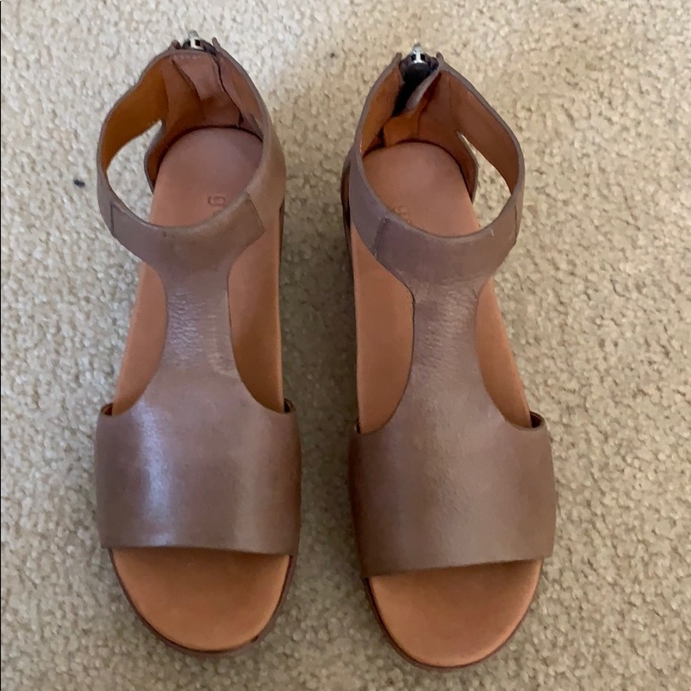 Womans Kenneth Cole Gentle Soles size 6